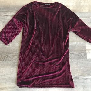 Velvet dress with quarter sleeves